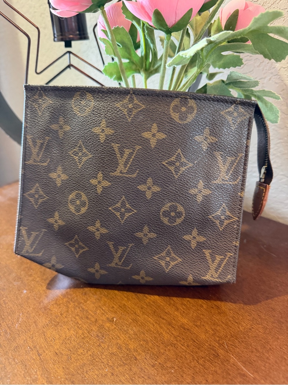 Louis Vuitton Poche Toilette 19 - Cosmetics Pouch